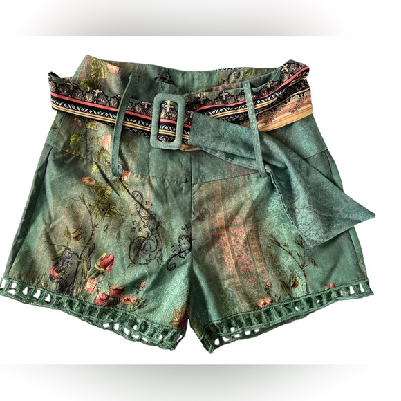 Pants - Boho Floral Green Women's Shorts zip medium